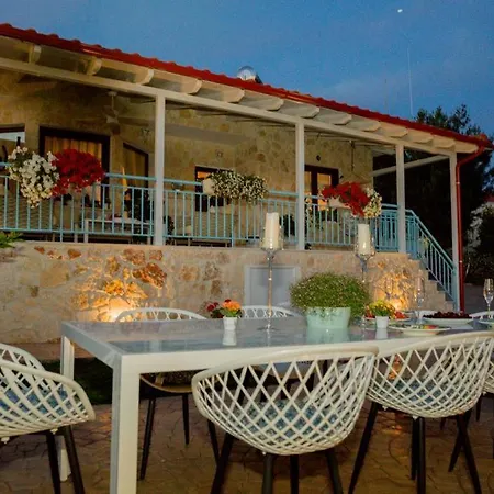 Yulia Villa Epanomí