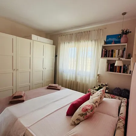 Yulia Villa *